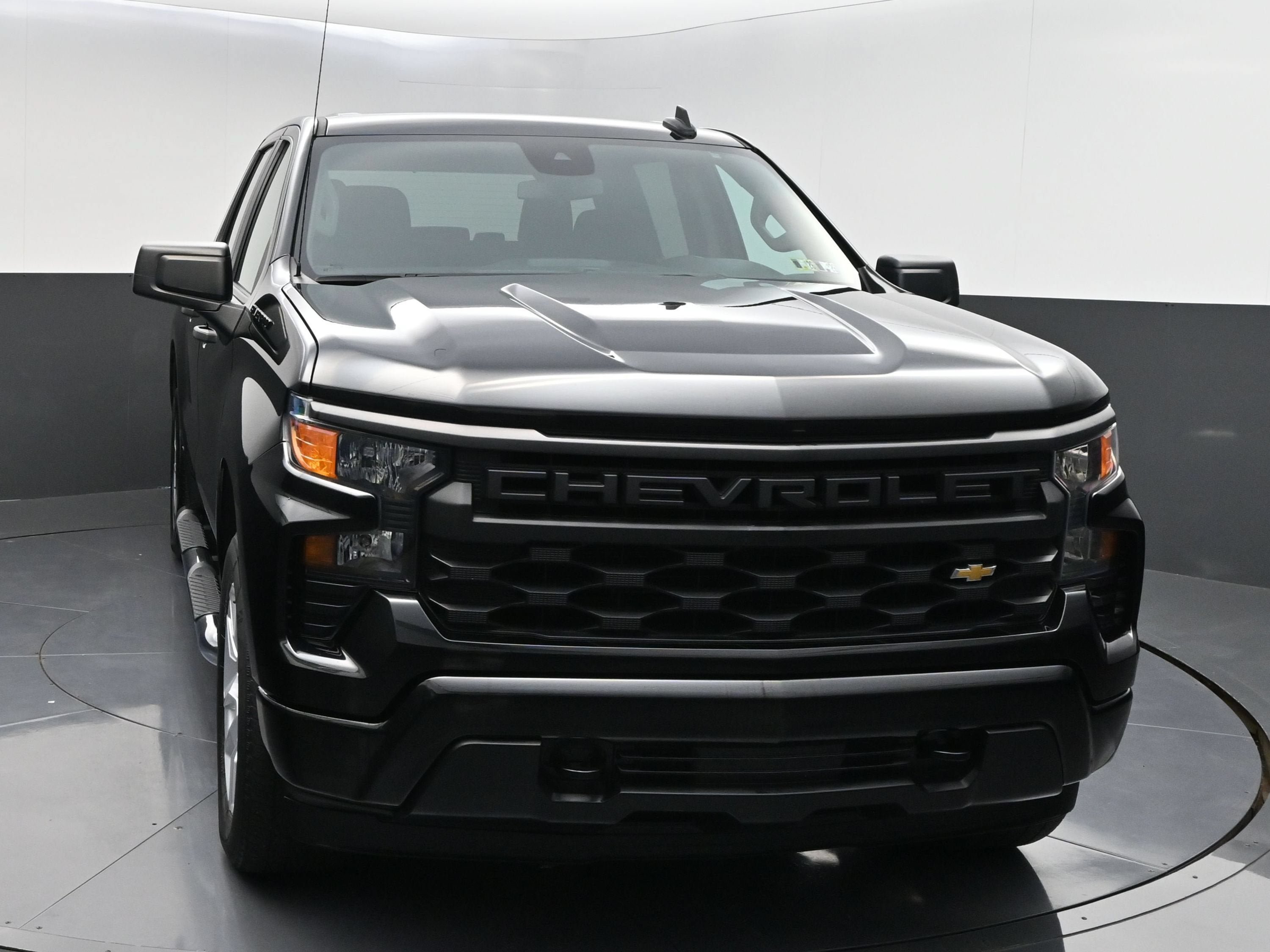 Used 2023 Chevrolet Silverado 1500 Custom w/ LPO, Dark Essentials Package AWD/4WD image 3