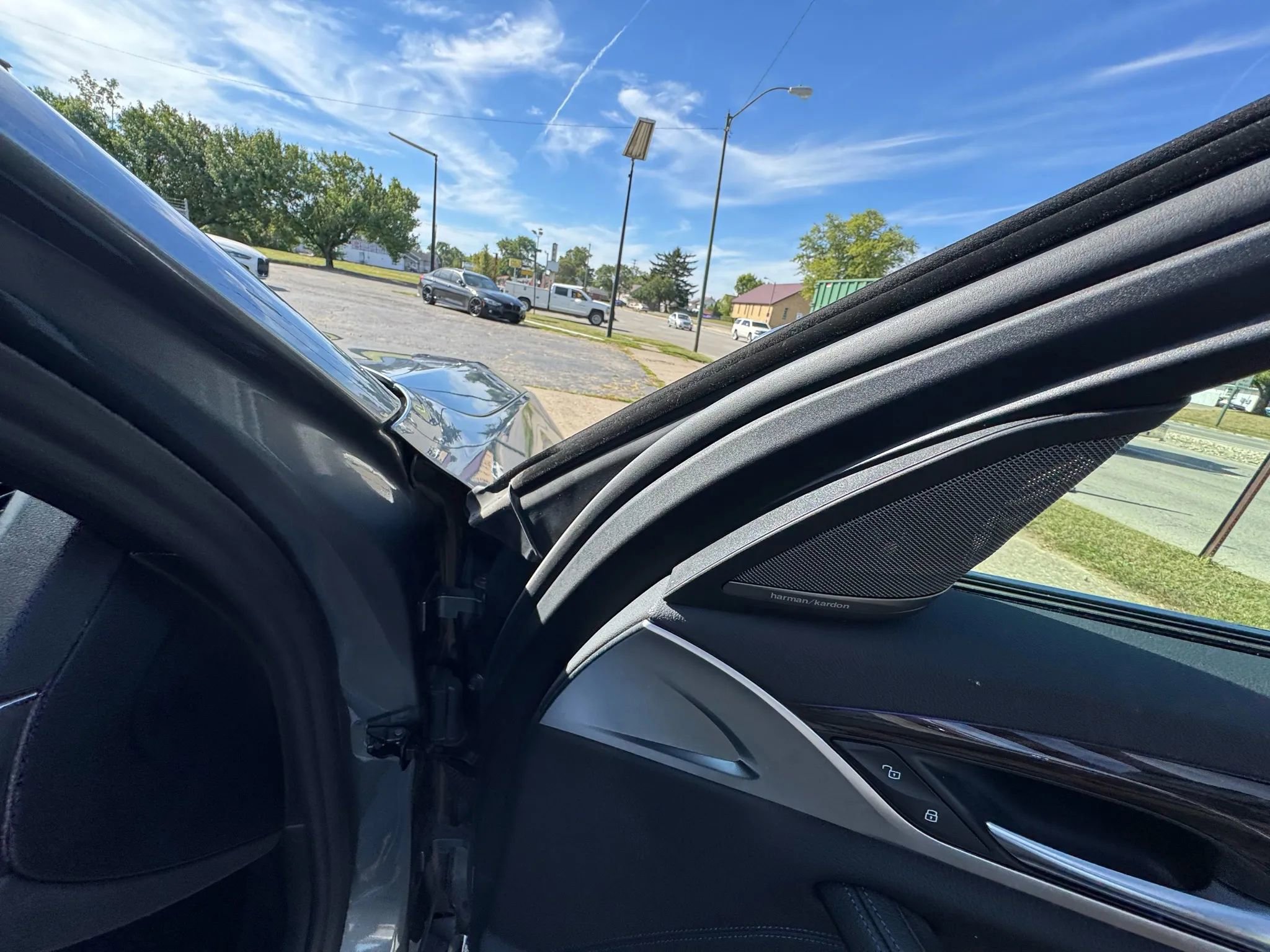 Used 2019 BMW 540i xDrive w/ M Sport Package image 23