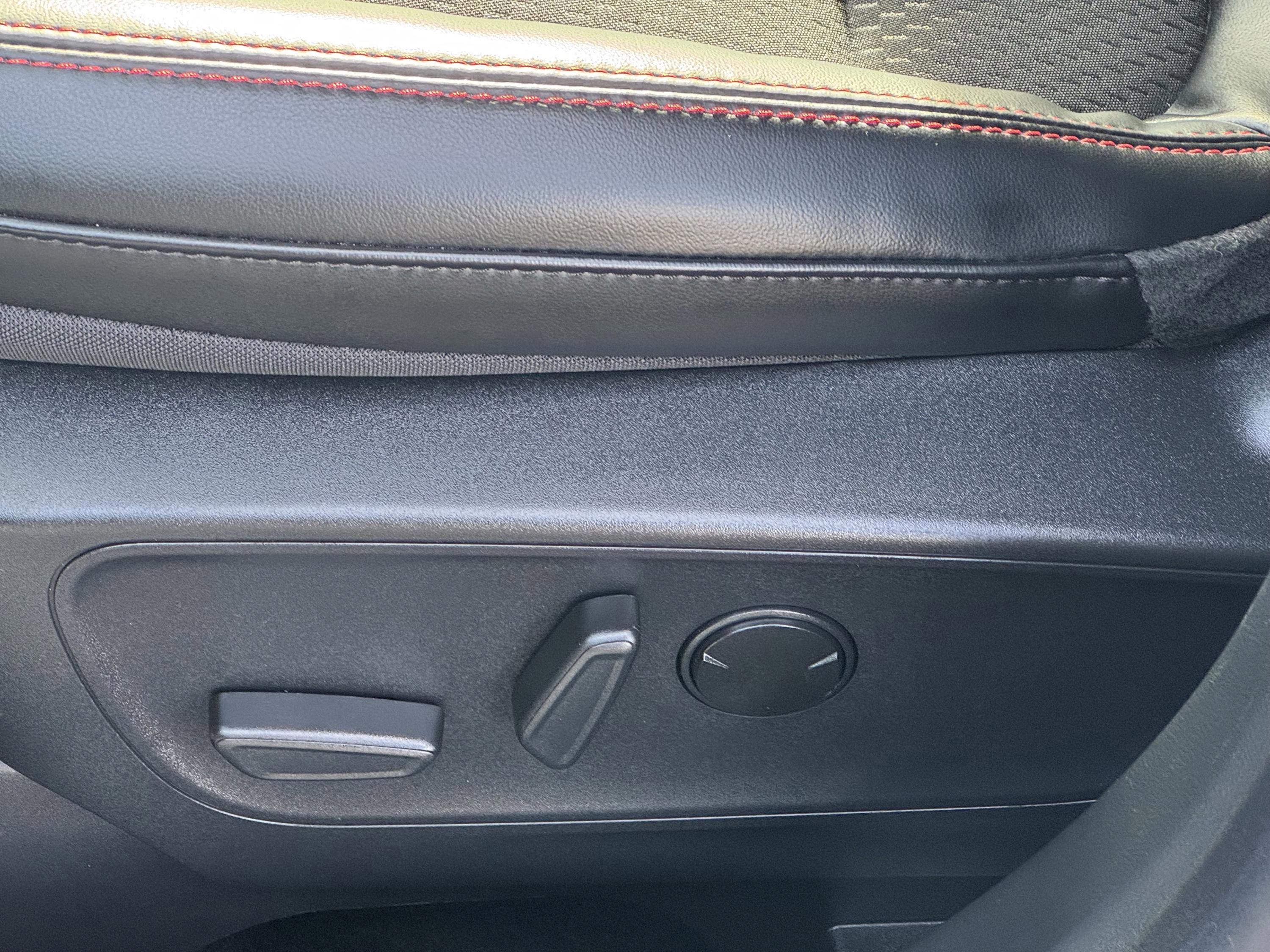 Used 2025 Ford Escape ST-Line image 24