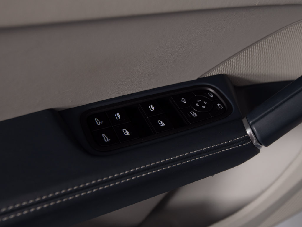Certified 2023 Porsche Cayenne S Platinum AWD/4WD image 18