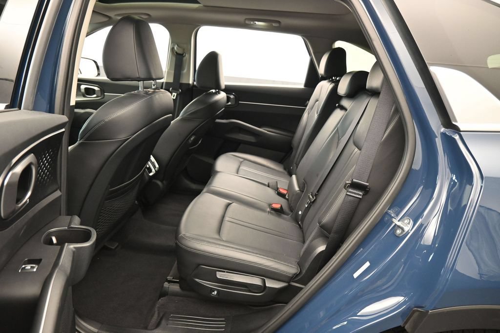 Used 2025 Kia Sorento S w/ Panoramic Sunroof Package FWD image 29