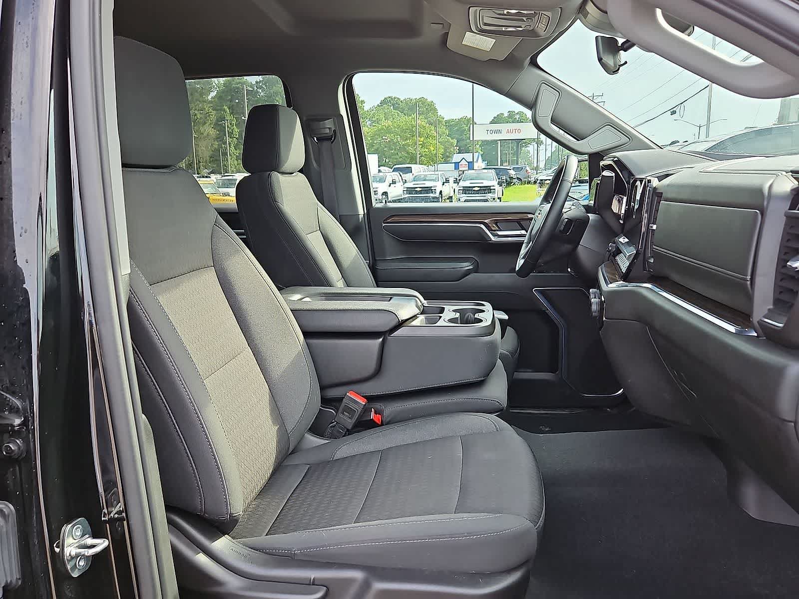 Used 2023 Chevrolet Silverado 1500 LT AWD/4WD image 32