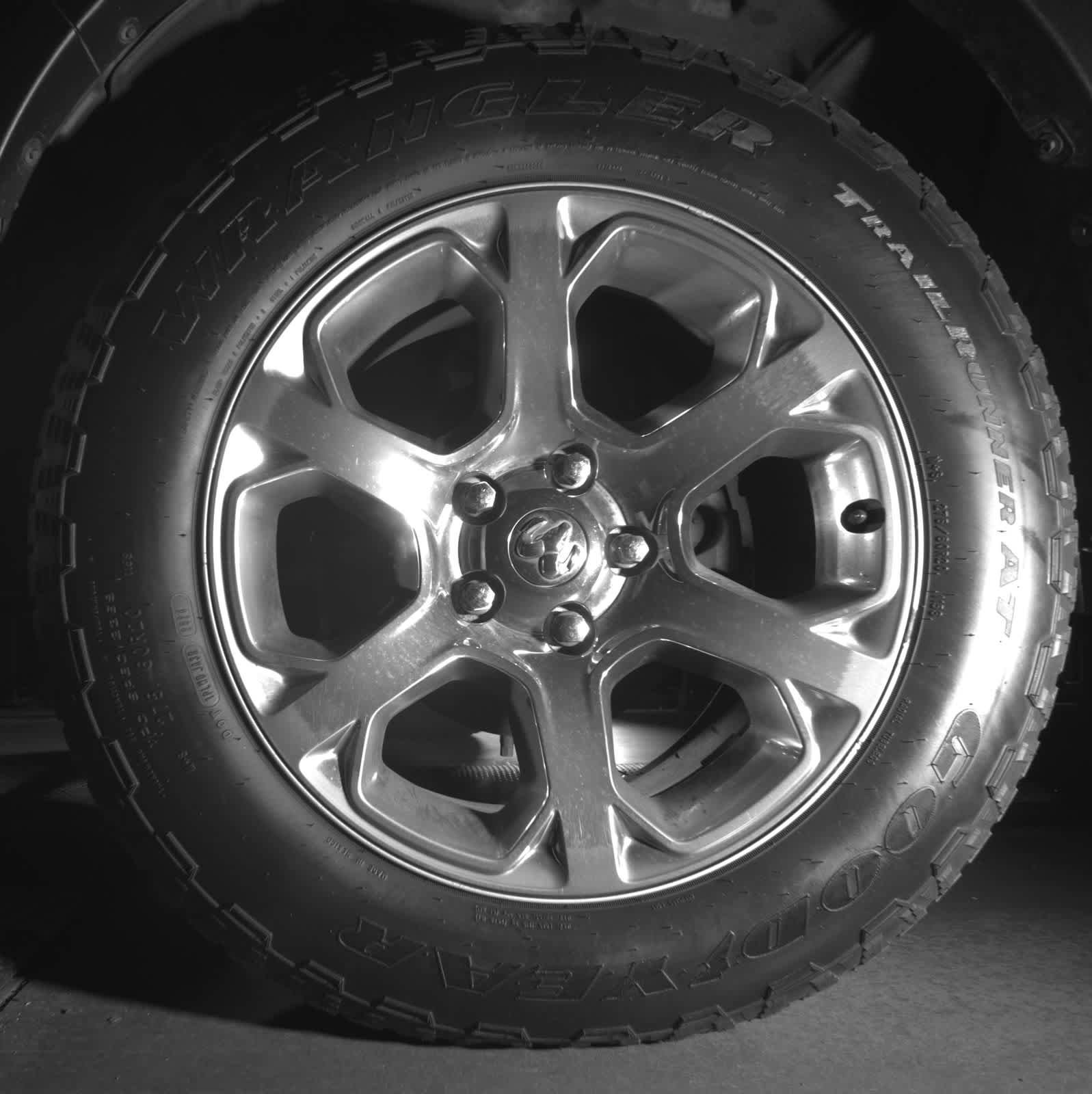 Used 2016 RAM 1500 Laramie w/ Convenience Group AWD/4WD image 9