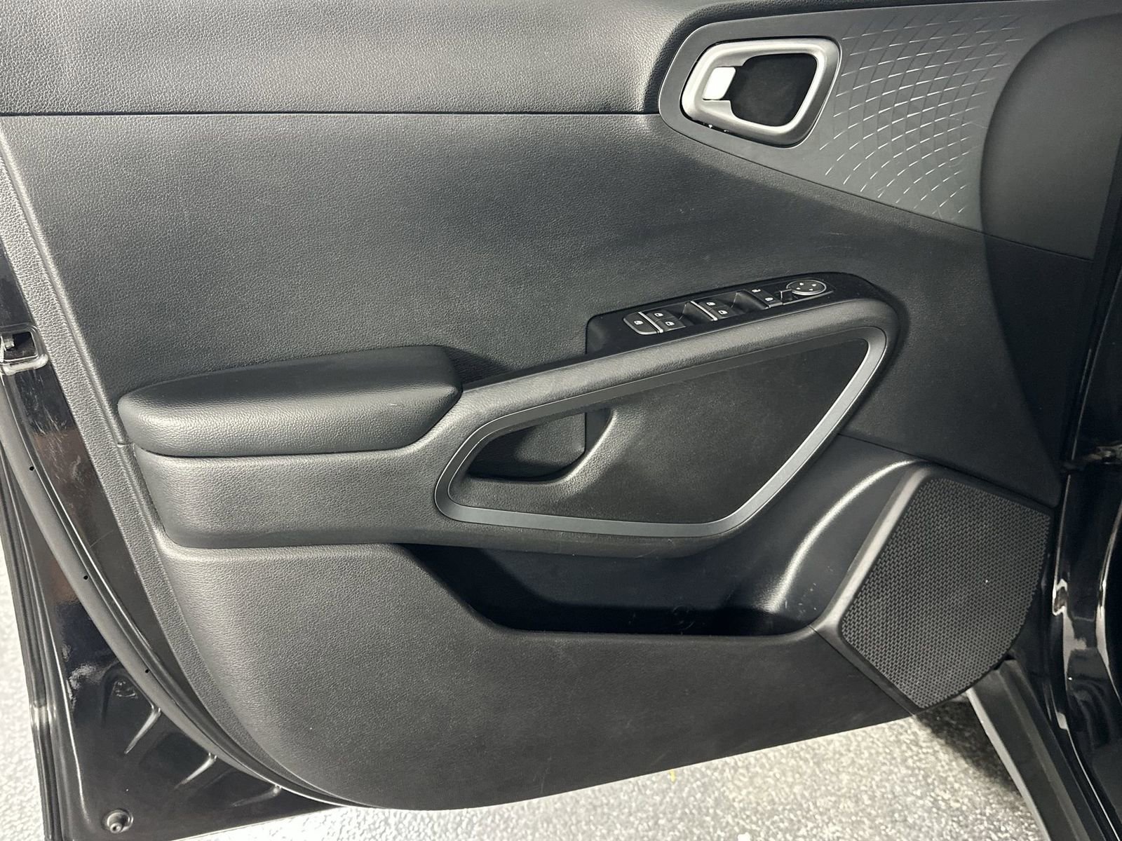 Used 2020 Kia Soul EX FWD image 33