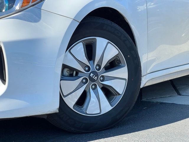 Used 2018 Kia Optima Premium image 2