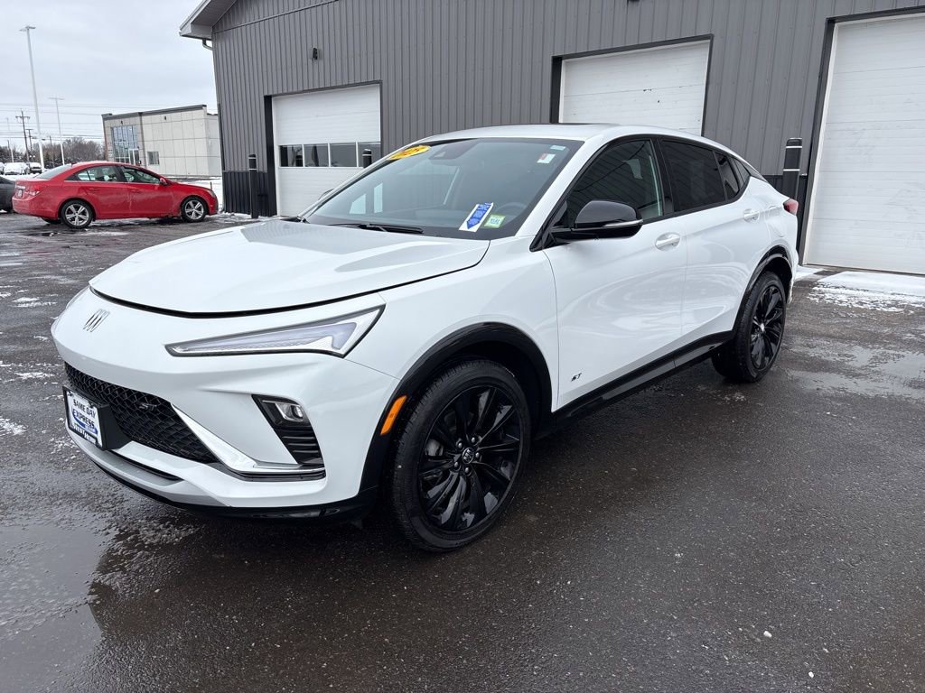 Used 2025 Buick Envista Sport Touring w/ Experience Buick Package image 3