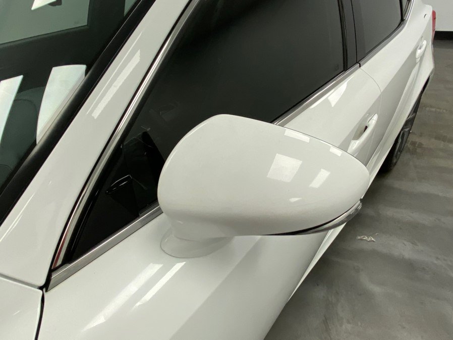Used 2018 Lexus IS 300 AWD image 11