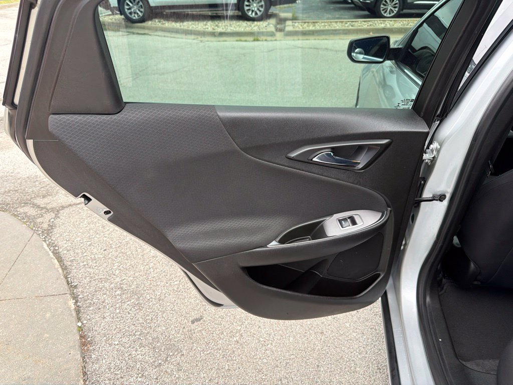 Used 2021 Chevrolet Malibu LT FWD image 16