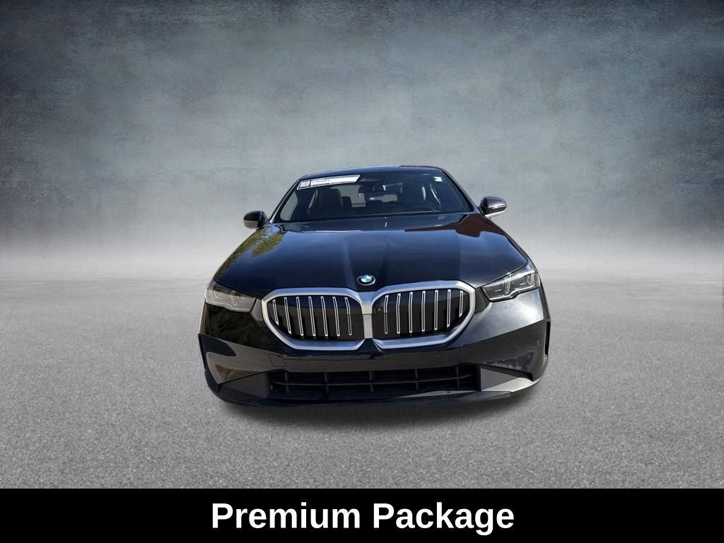 Used 2025 BMW 530i xDrive w/ Premium Package image 10