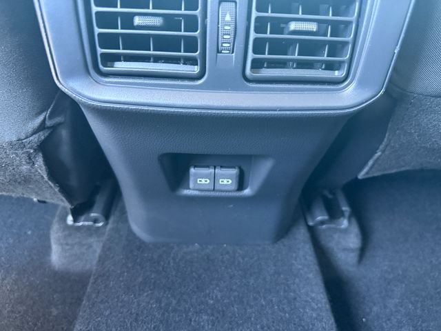 Used 2025 Toyota RAV4 XLE AWD/4WD image 24