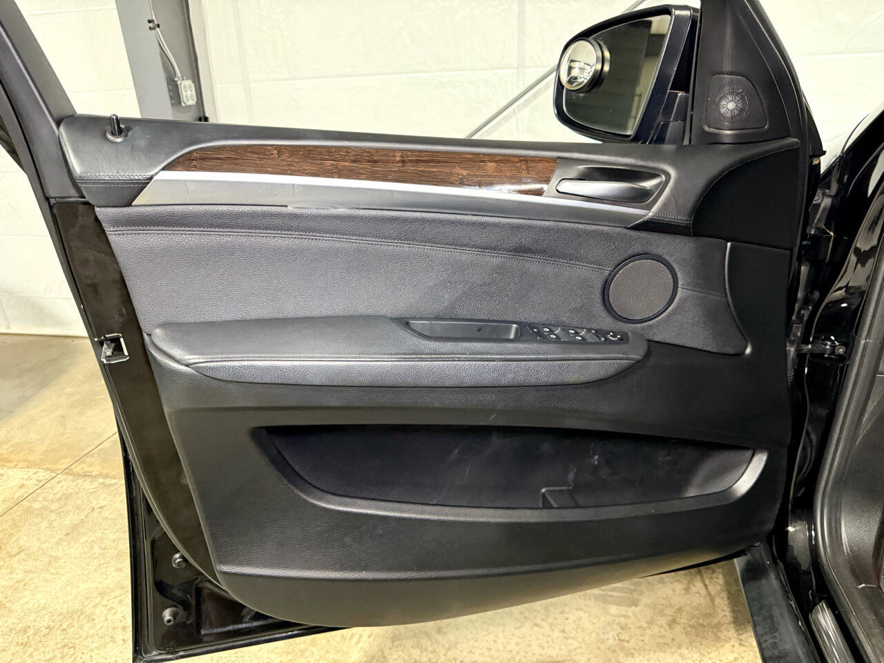 Used 2013 BMW X6 xDrive50i image 11