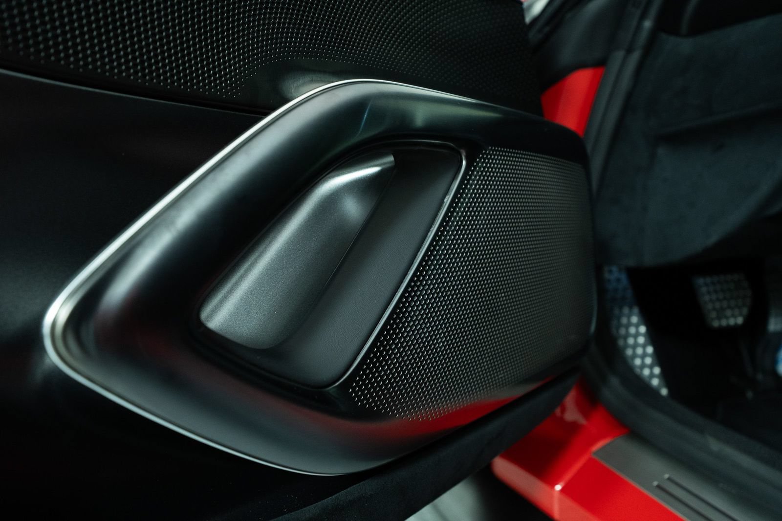 Certified 2025 Ferrari 12Cilindri RWD image 32