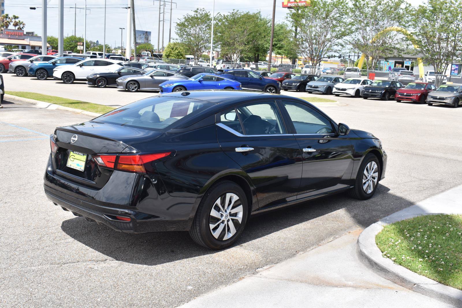 Used 2025 Nissan Altima 2.5 S image 8