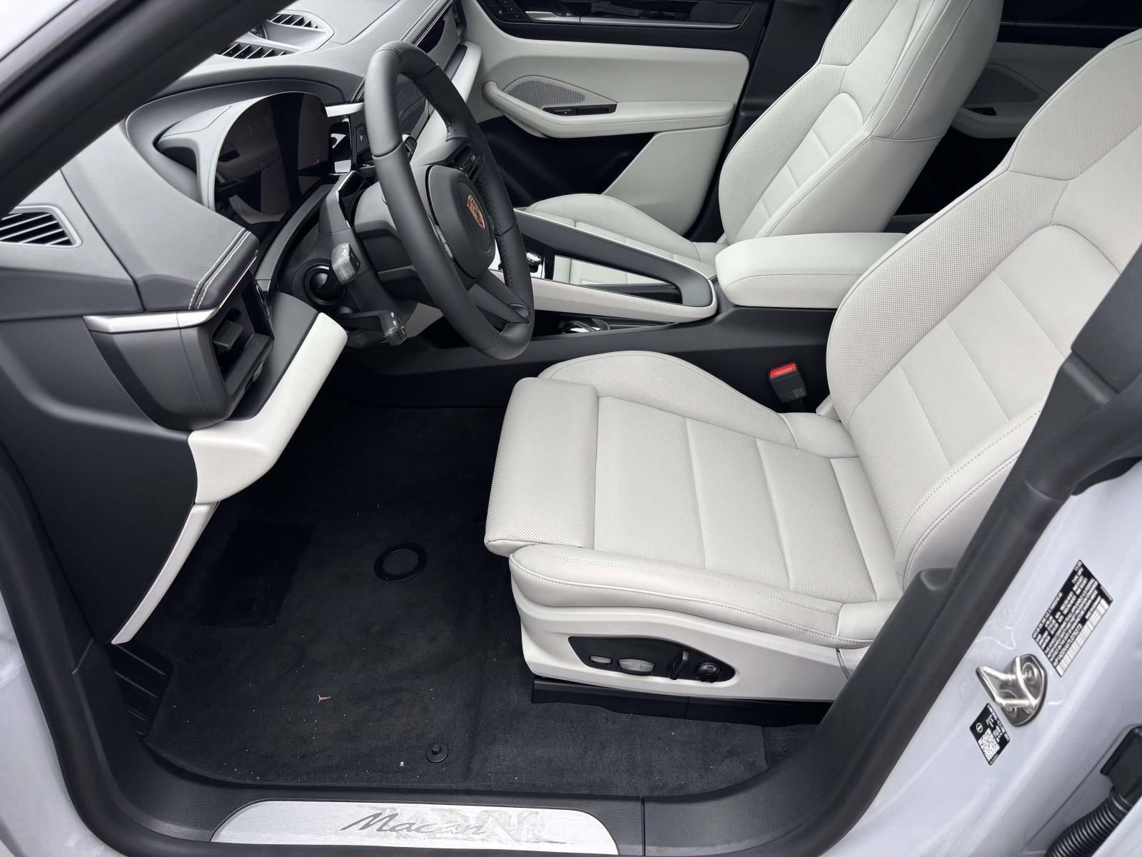 New 2026 Porsche Macan Electric RWD image 20