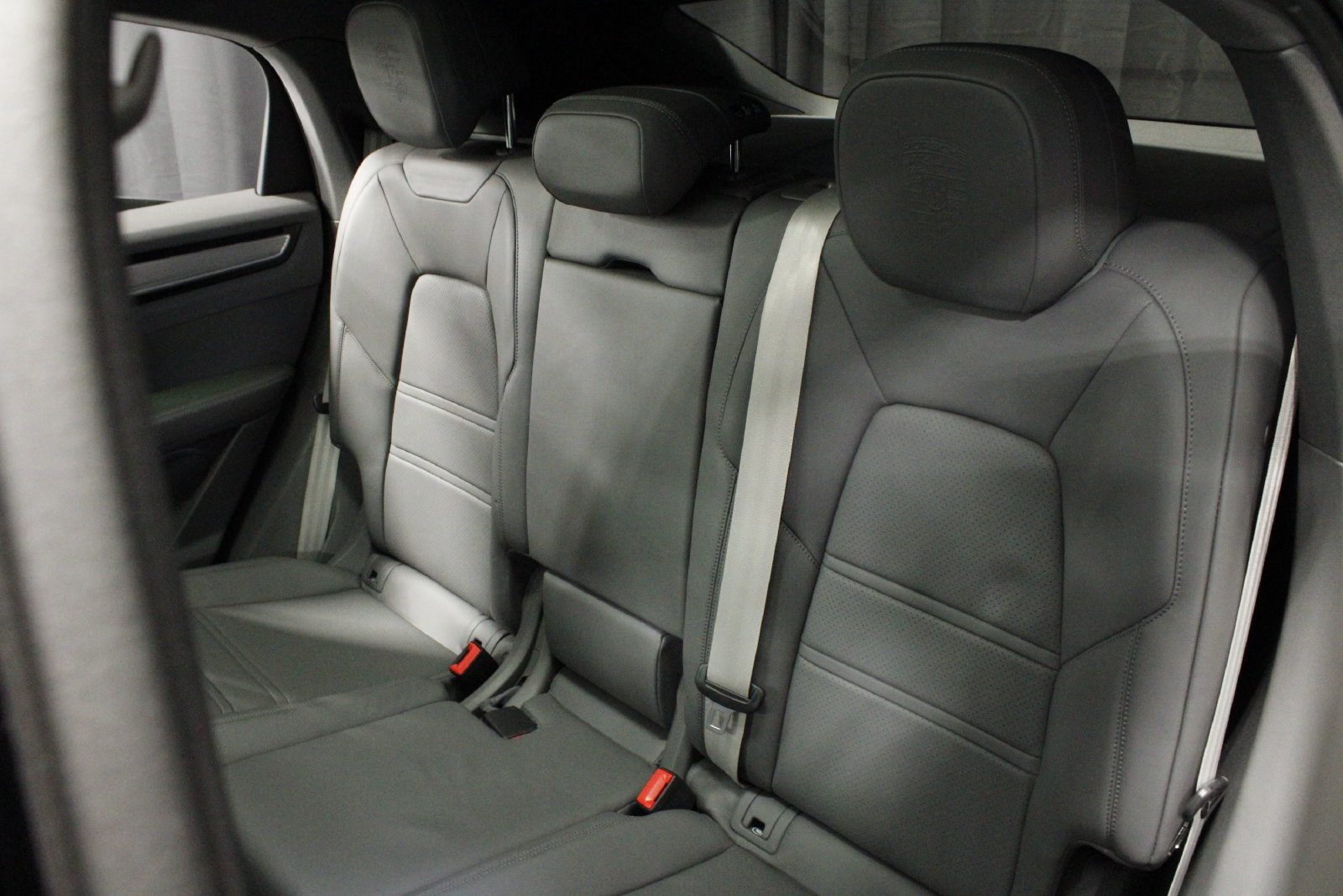 Certified 2022 Porsche Cayenne Platinum Edition AWD/4WD image 20