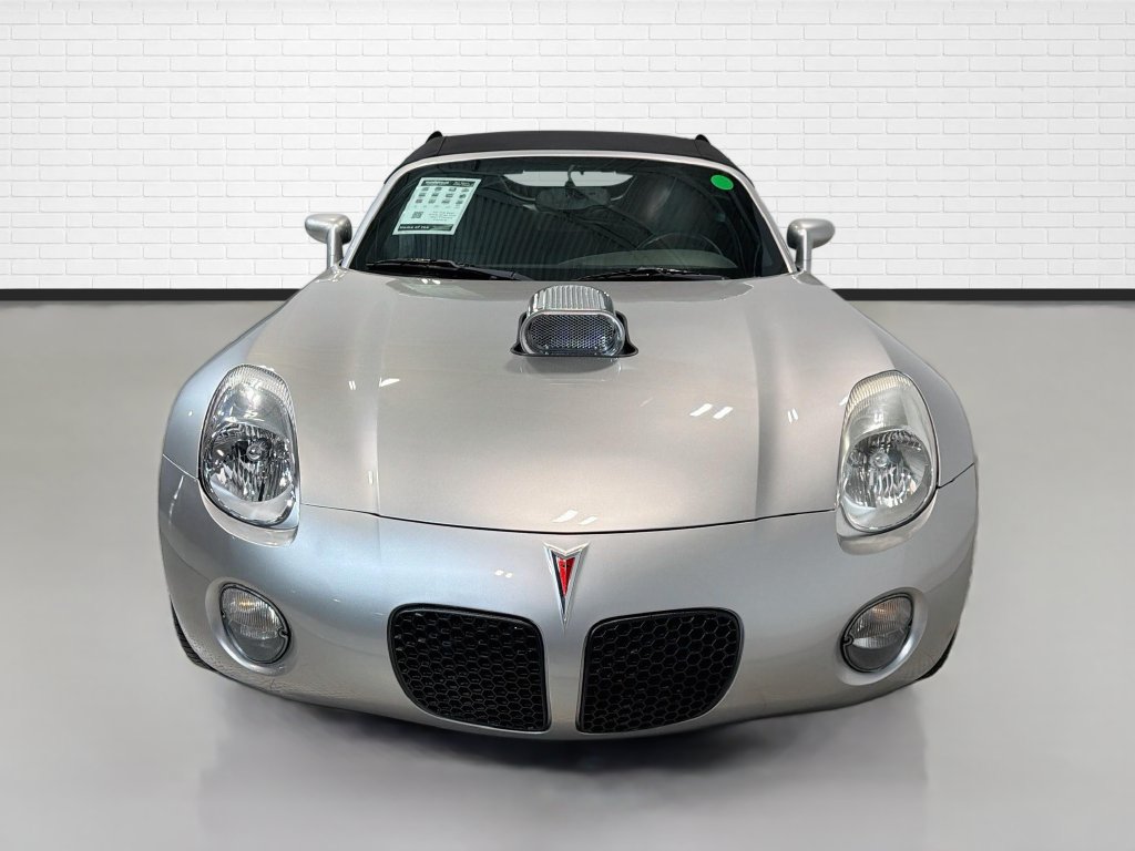 Used 2007 Pontiac Solstice Convertible w/ Premium Package RWD image 2