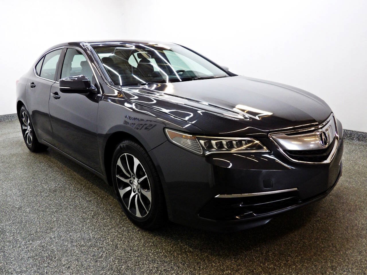 Used 2015 Acura TLX w/ Technology Package FWD image 3