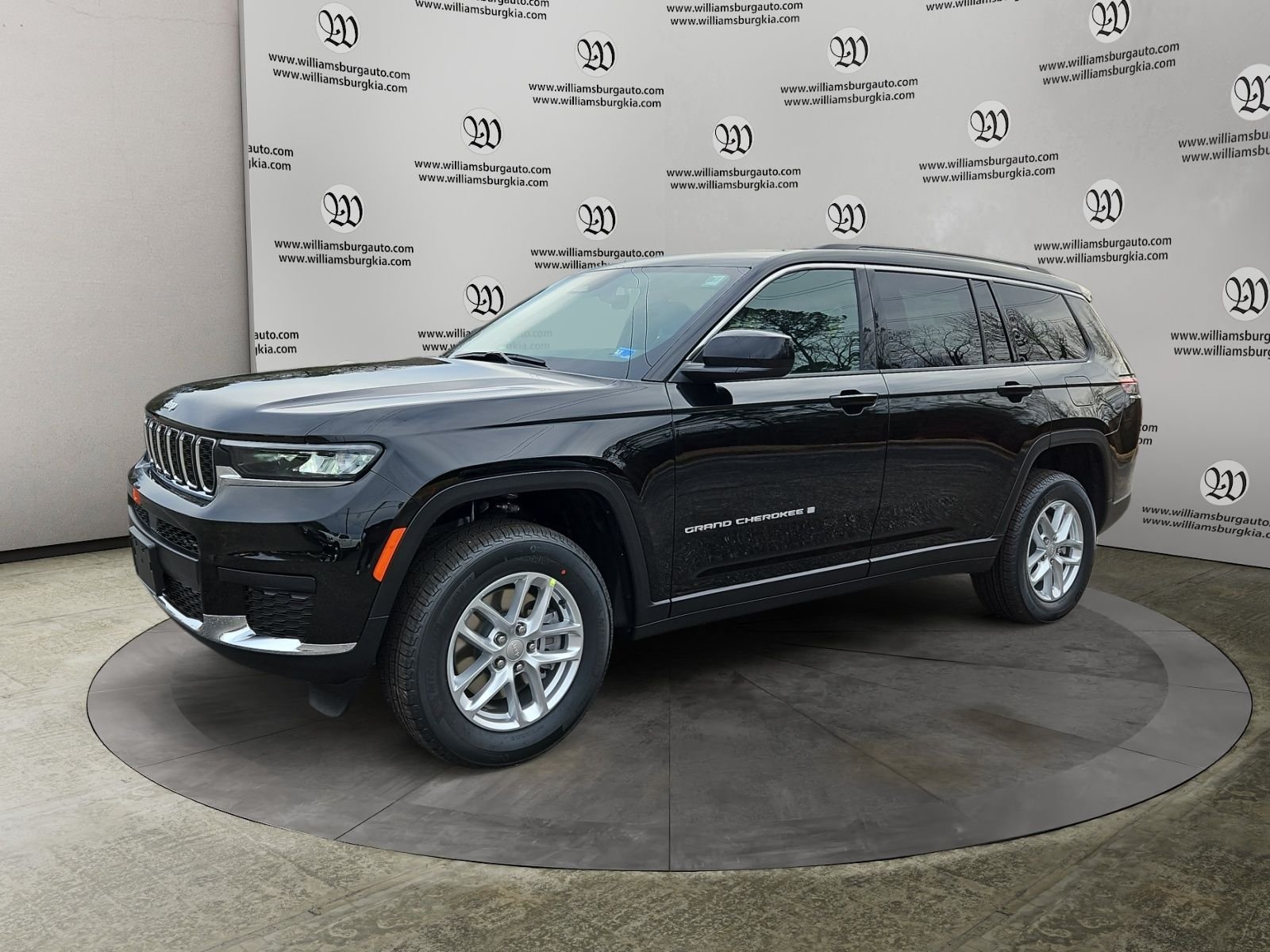 New 2025 Jeep Grand Cherokee L Laredo AWD/4WD image 1
