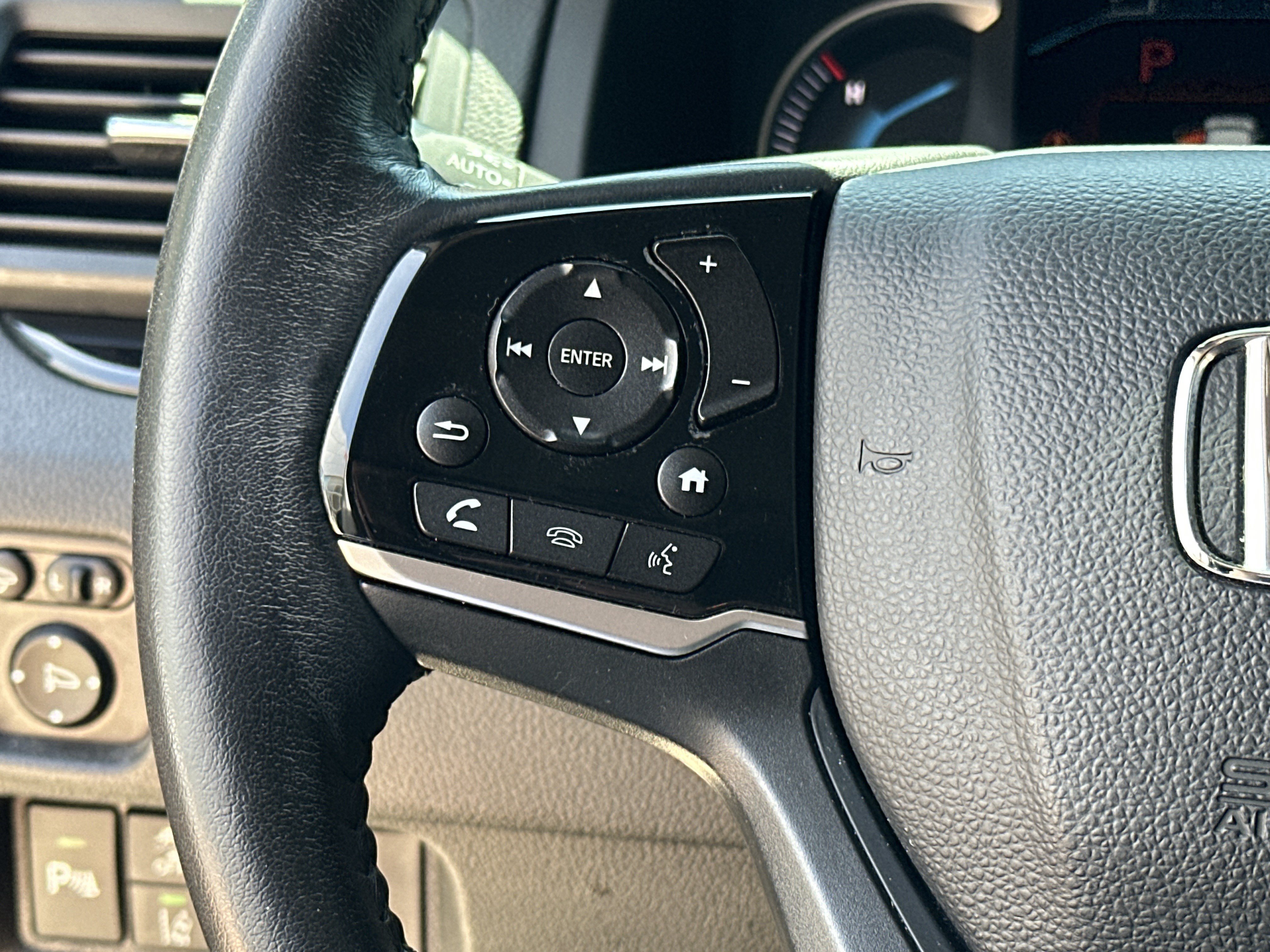 Used 2020 Honda Pilot Elite image 14