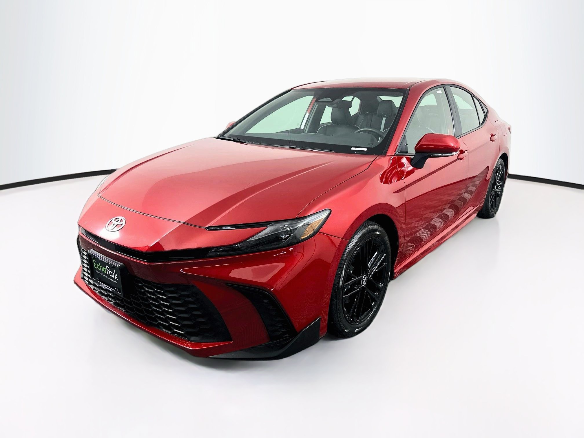 Used 2026 Toyota Camry SE FWD image 3