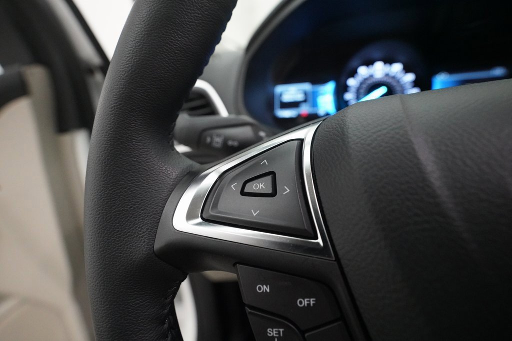 Used 2024 Ford Edge Titanium image 18