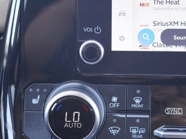 Used 2023 Toyota Highlander XLE FWD image 27