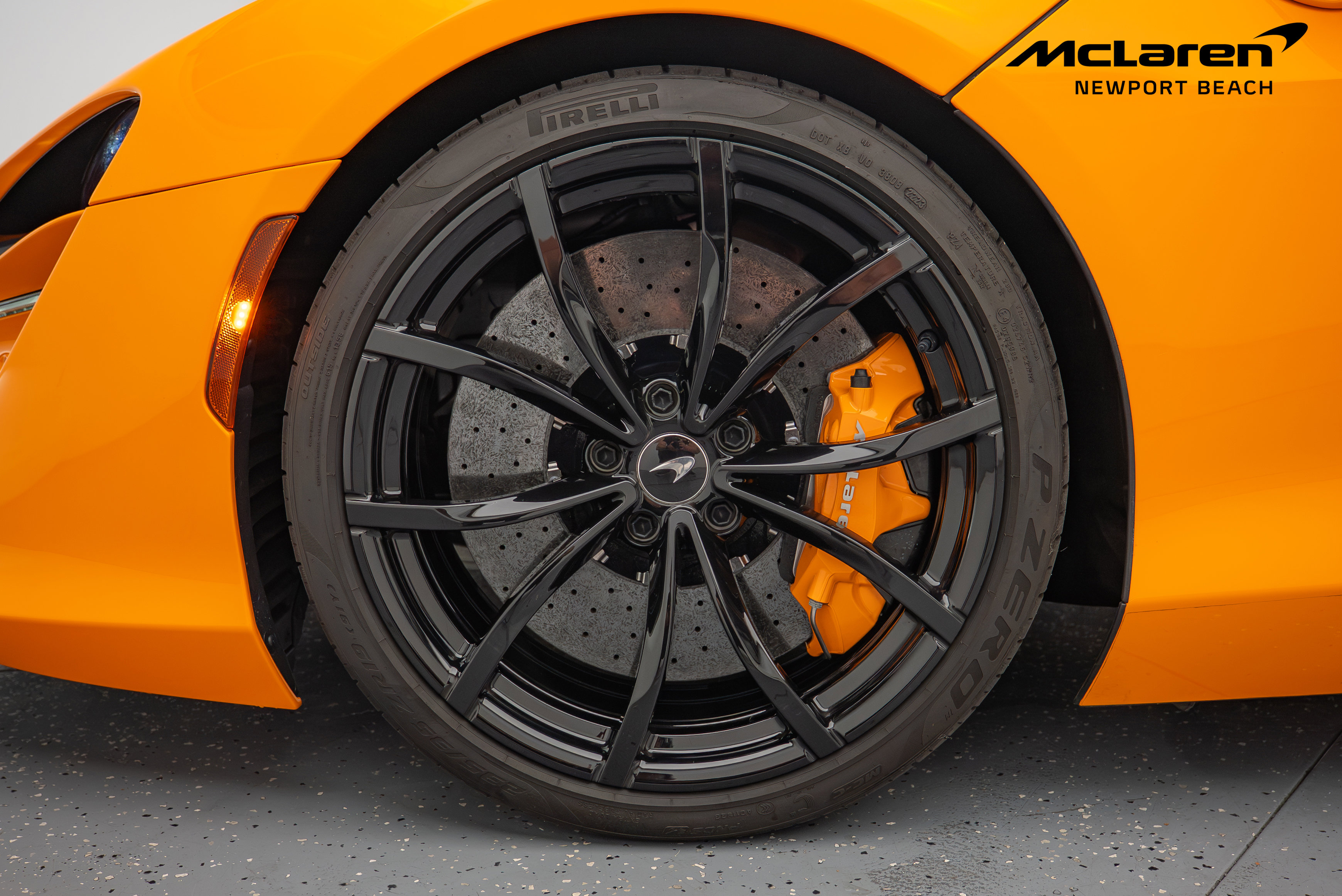 Used 2023 McLaren Artura image 33