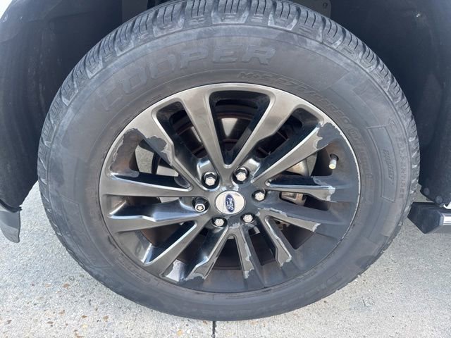 Used 2019 Ford Expedition Limited RWD image 11