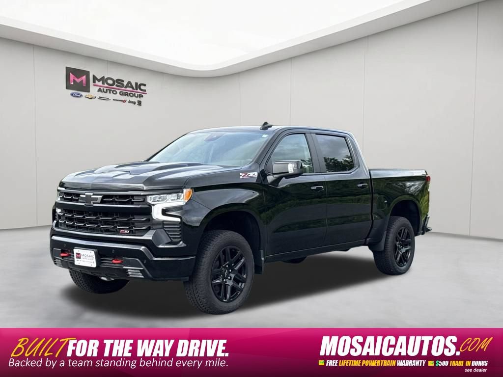 Used 2026 Chevrolet Silverado 1500 LT Trail Boss w/ LT Trail Boss Premium Package AWD/4WD image 3
