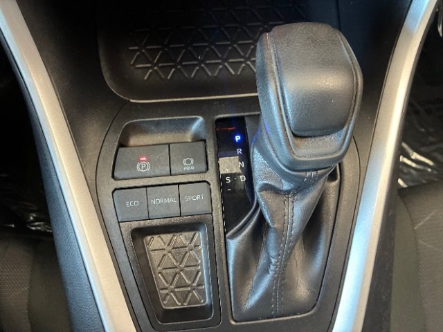 Used 2025 Toyota RAV4 XLE FWD image 19