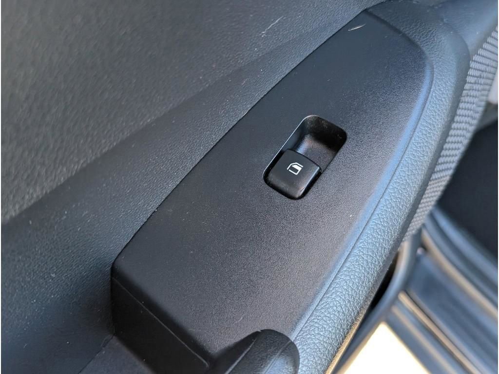 Used 2023 Kia Seltos LX image 11