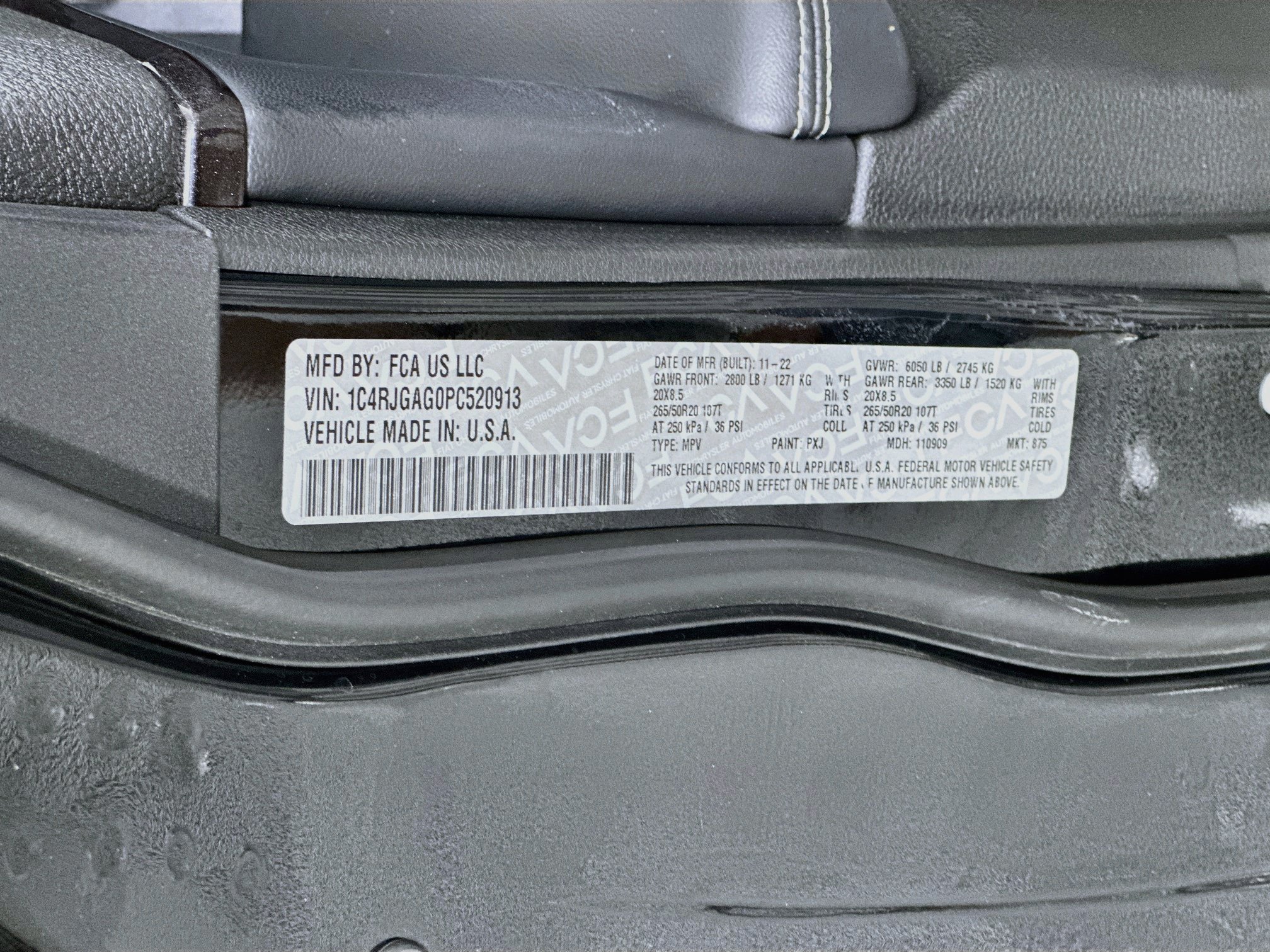 Used 2023 Jeep Grand Cherokee Altitude RWD image 12