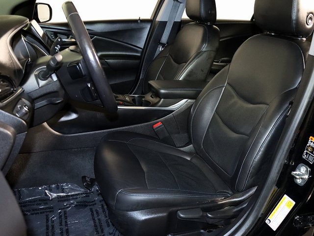 Used 2018 Chevrolet Volt Premier w/ Driver Confidence Package image 4