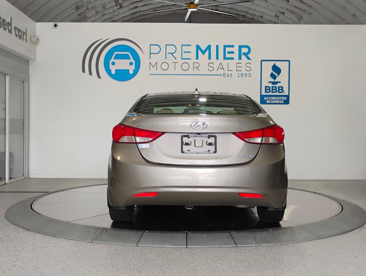 Used 2013 Hyundai Elantra Limited w/ Technology Pkg FWD image 4