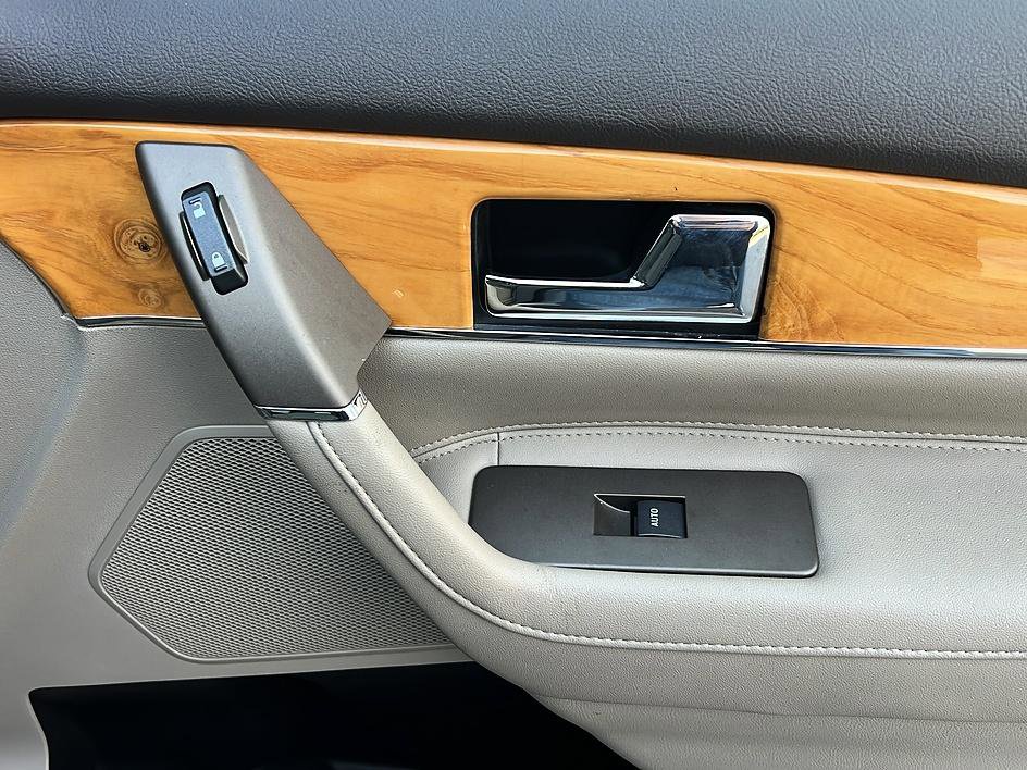 Used 2015 Lincoln MKX FWD w/ Equipment Group 102A image 37