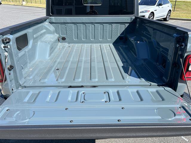 New 2025 Jeep Gladiator Willys image 9