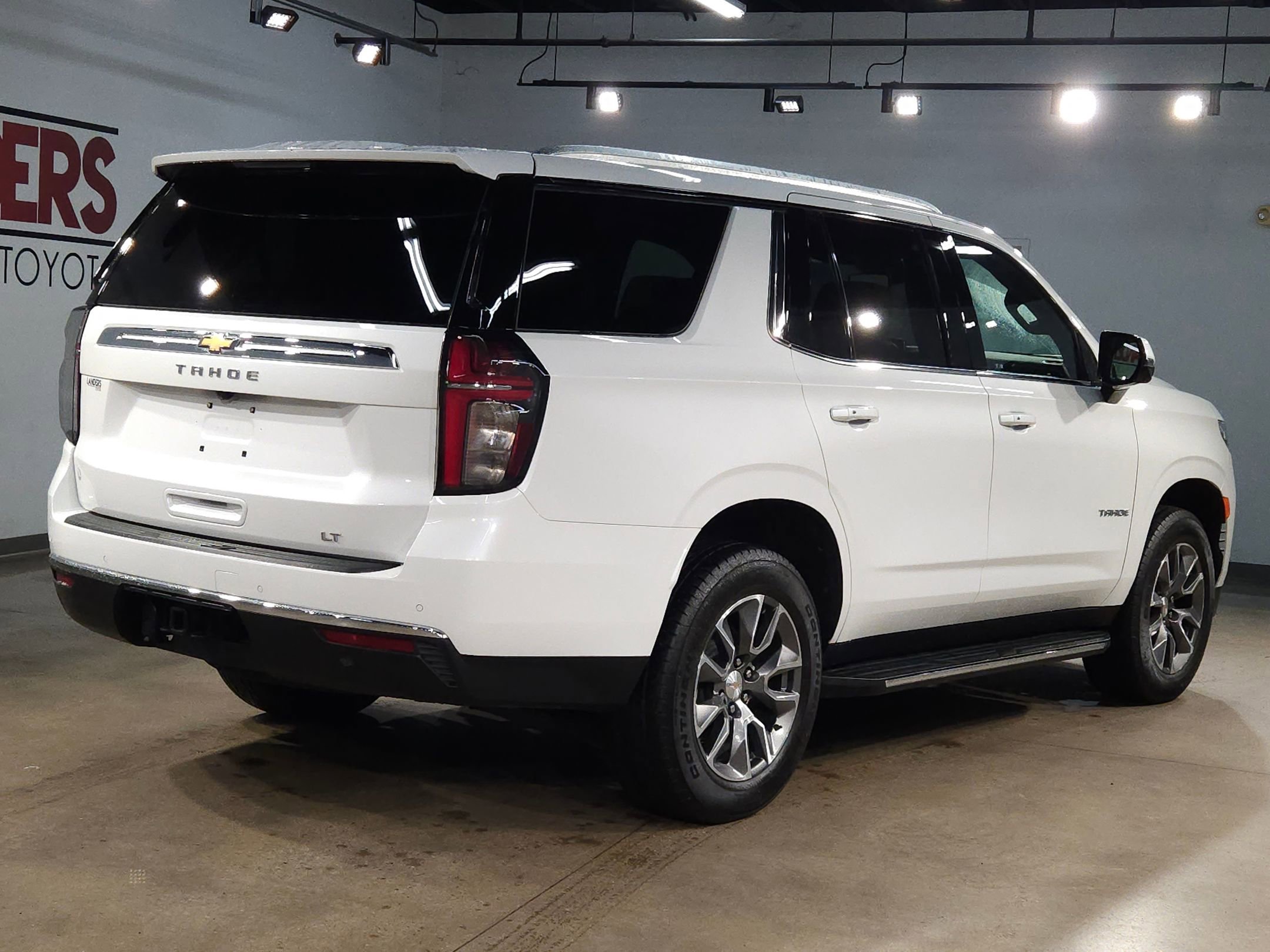 Used 2023 Chevrolet Tahoe LT w/ Luxury Package image 7