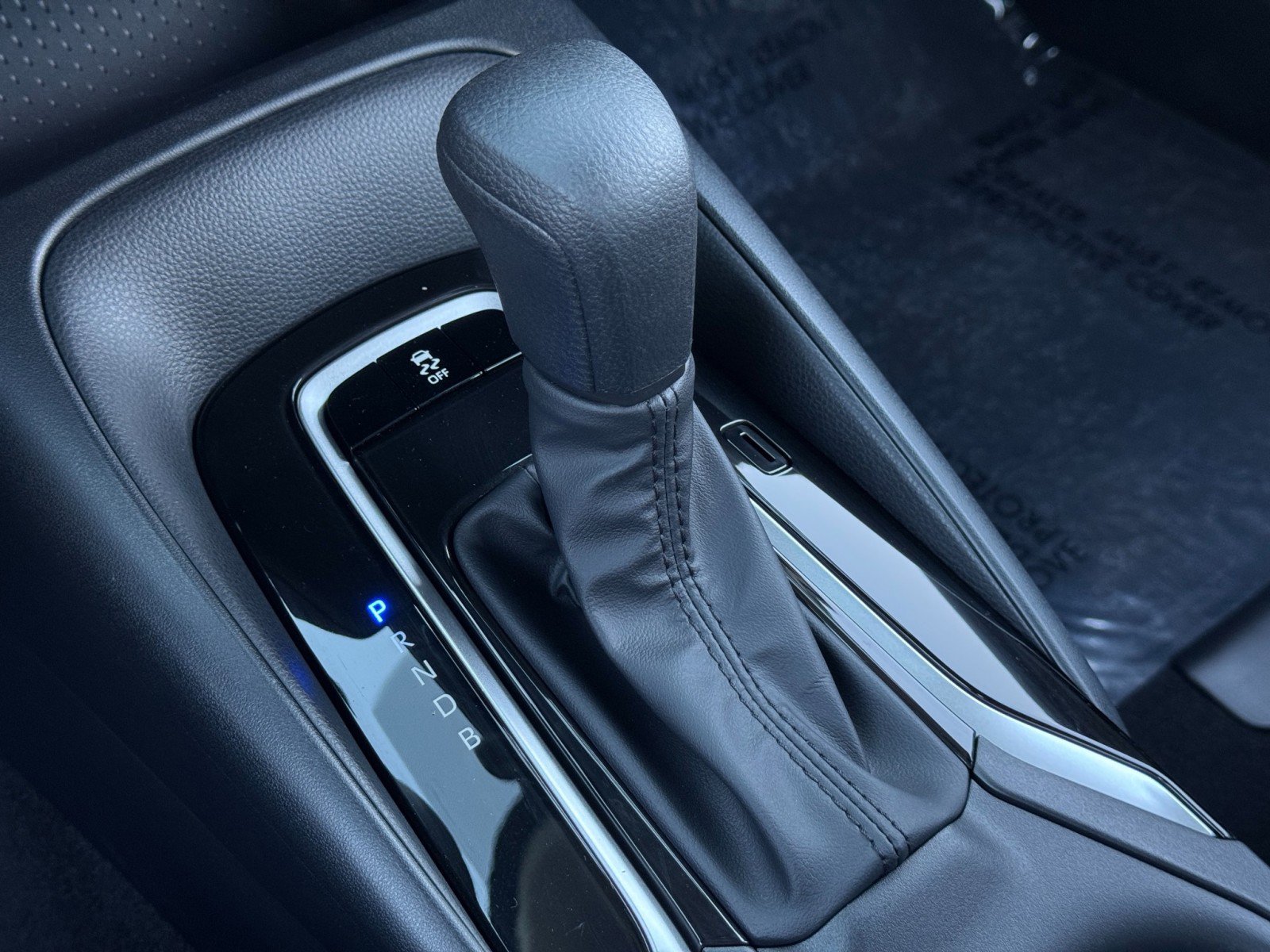 Used 2025 Toyota Corolla LE image 24