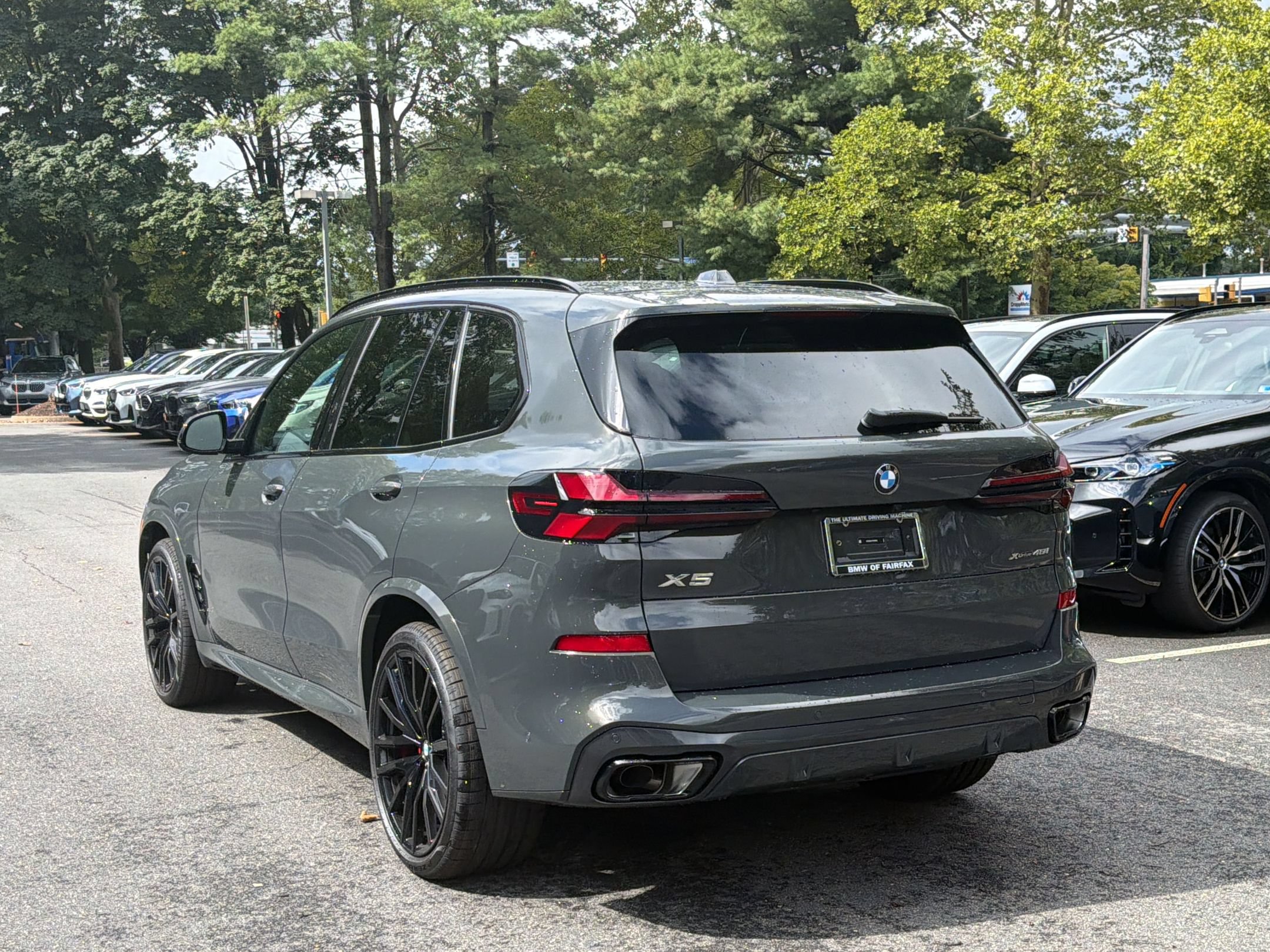 New 2026 BMW X5 xDrive40i w/ M Sport Package AWD/4WD image 3
