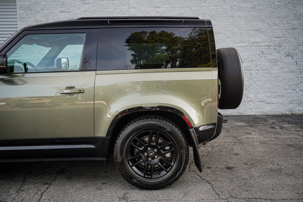 Used 2022 Land Rover Defender 90 X-Dynamic S image 12