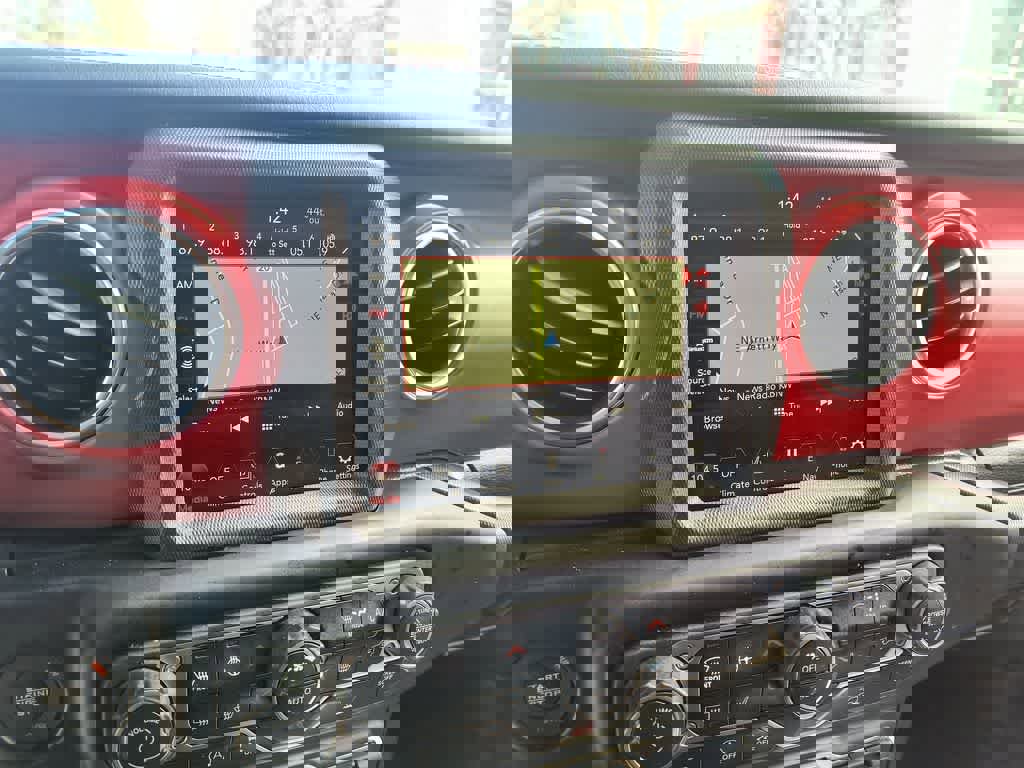 Used 2023 Jeep Wrangler Unlimited Rubicon w/ Cold Weather Group image 16