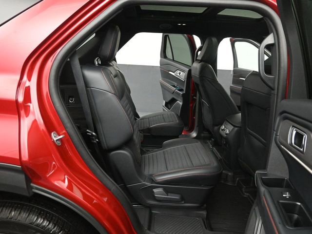 Used 2025 Ford Explorer ST-Line w/ Premium Package image 26