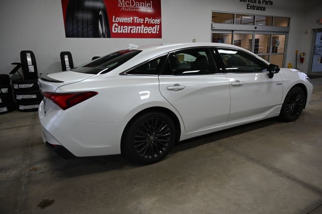 Used 2020 Toyota Avalon XSE w/ All Weather Liner Package image 5