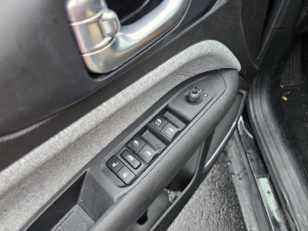 Used 2024 Jeep Compass Latitude AWD/4WD image 14