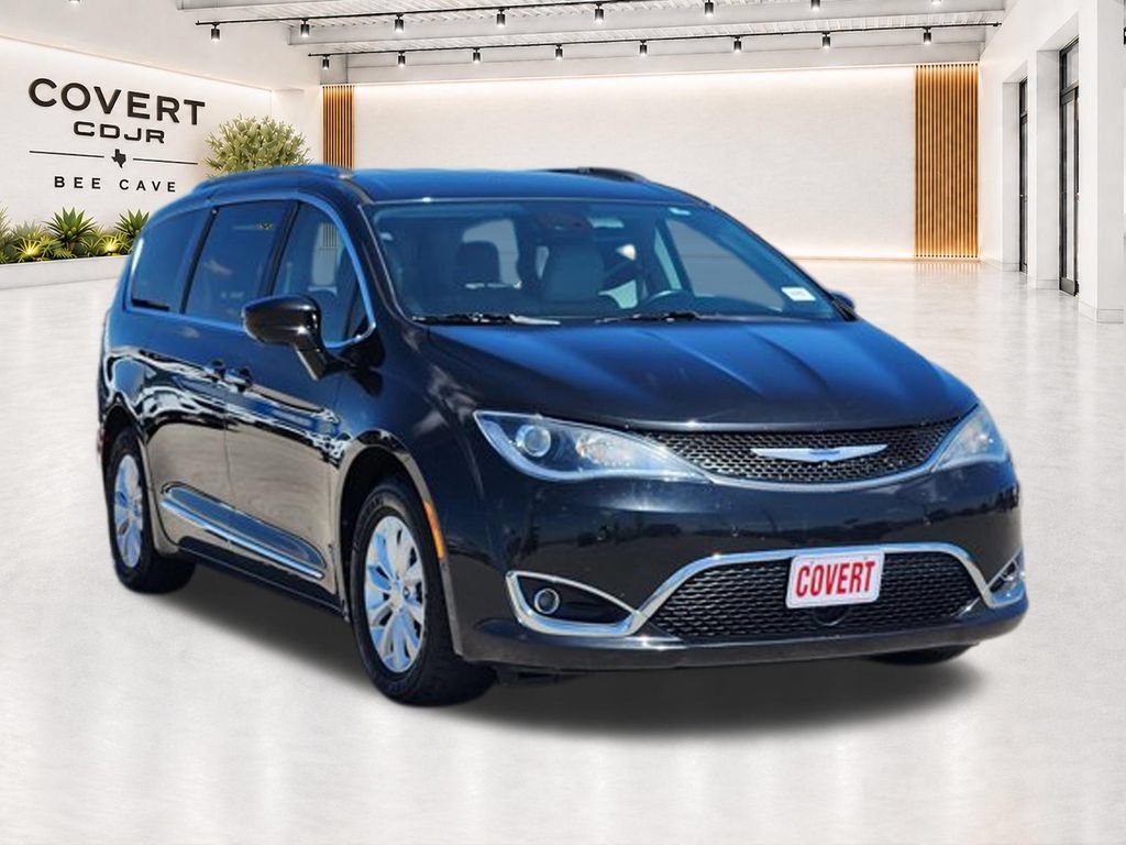 Used 2019 Chrysler Pacifica Touring-L w/ Advanced Safetytec Group FWD image 4
