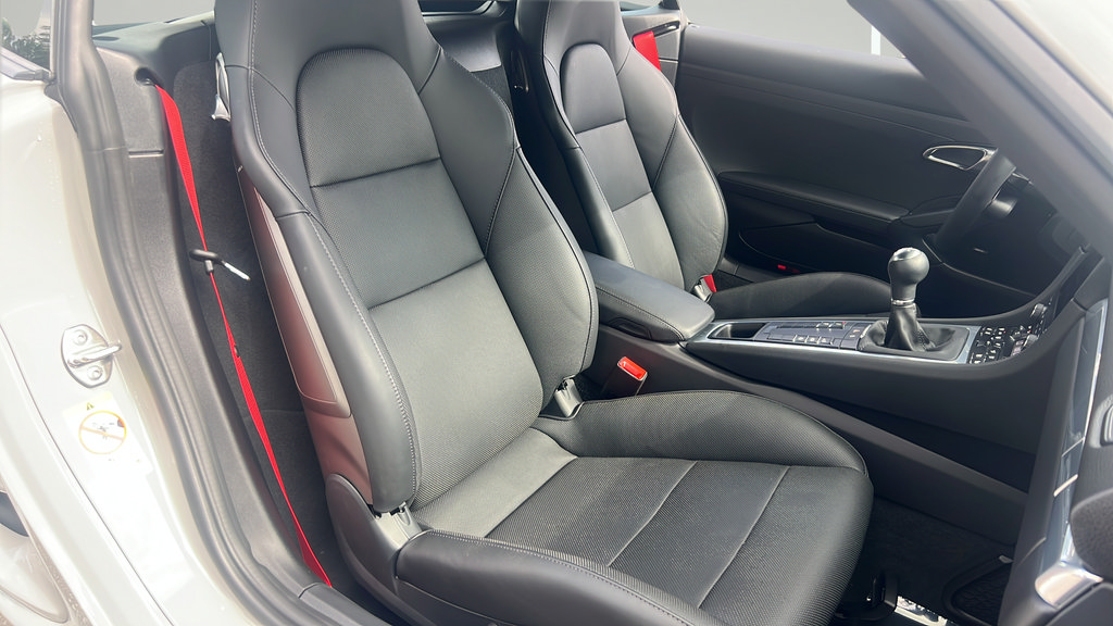 Certified 2025 Porsche 718 Cayman S RWD image 19