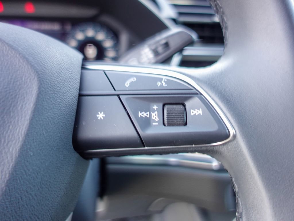 Used 2025 Audi Q3 2.0T Premium w/ Convenience Package image 14