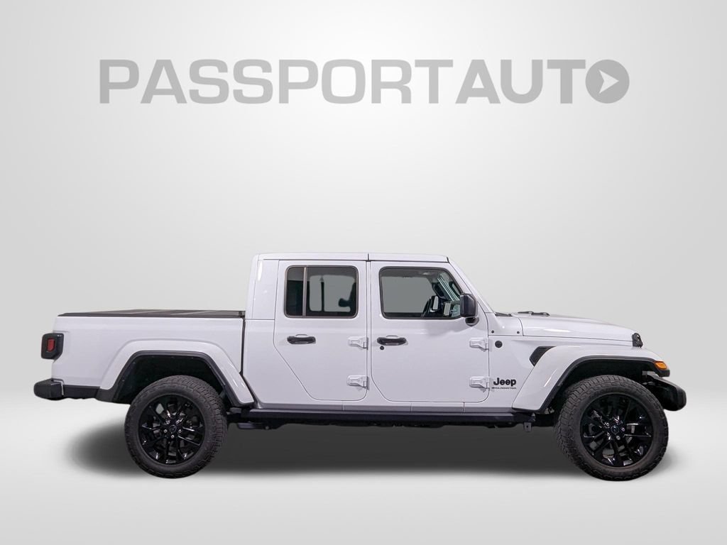 Used 2024 Jeep Gladiator Sport AWD/4WD image 10