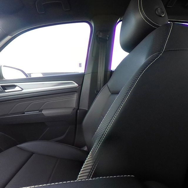 Used 2023 Volkswagen Atlas Cross Sport SEL R-Line image 31