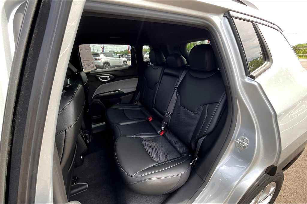 New 2024 Jeep Compass Latitude AWD/4WD image 10
